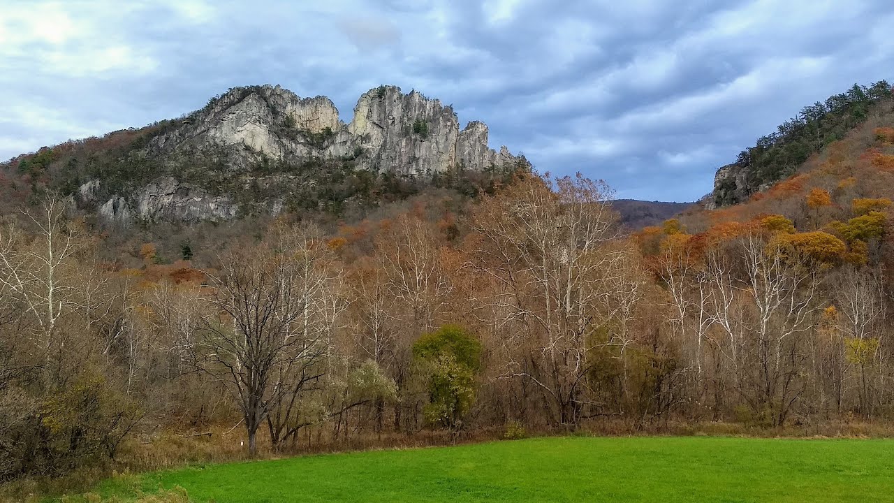 Hike up to the top of Seneca Rocks in WV YouTube