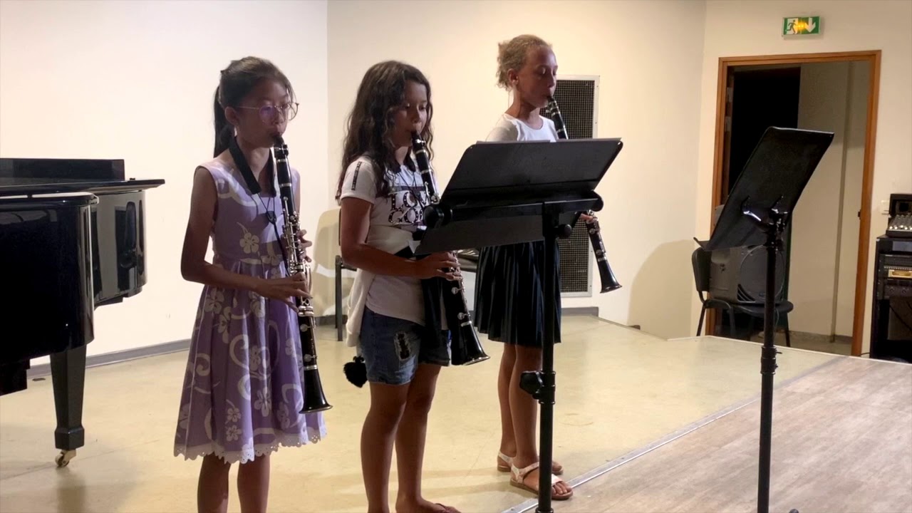 TRIO CLARINETTES, Manon/ Matatini/ Mia interprètent "Message secret" de J.NAULAIS