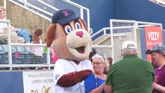 WFXR's Hazelmarie Anderson challenges Salem Red Sox mascot 'Mugsy