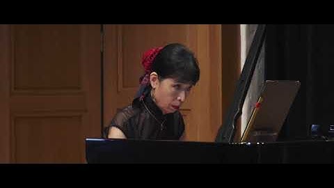 Gloria Cheng plays Chou Wen-chung