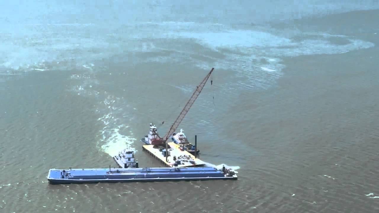 Overflight of Response Efforts after Collision in Intracoastal Waterway near Galveston