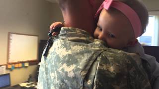 Military Homecoming: Toddler sees Daddy