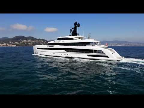 Luxury MegaYachts - Inside CRN Quality - Ferretti Group