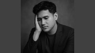 Download lagu Saat Ku Jatuh