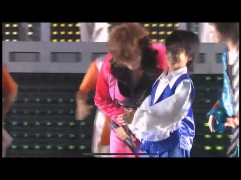 赤西仁(22)に絡まれる森本慎太郎(9)