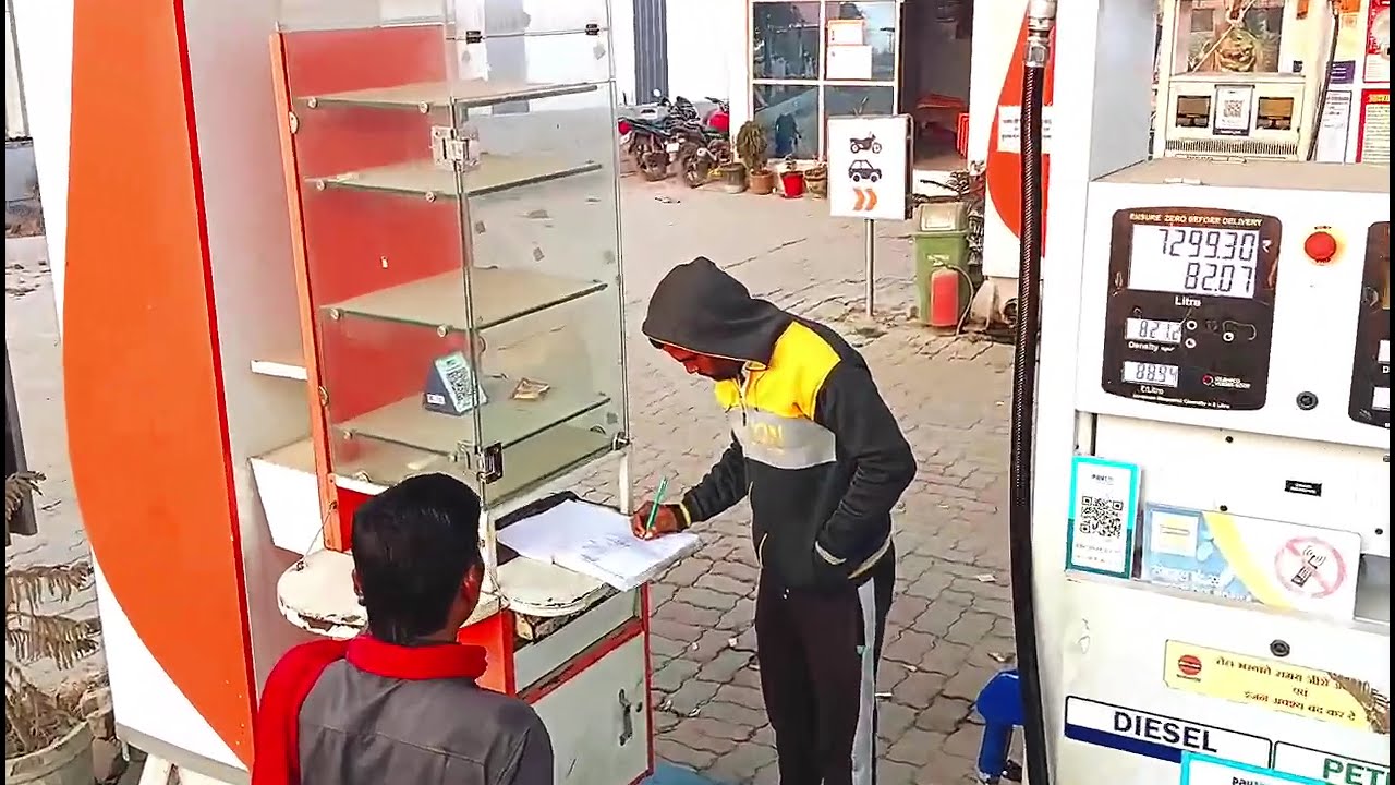 This is the End for JCB Diesel !! JCB Me Oil Dalvane Gaye Ajj Petrol Pump 