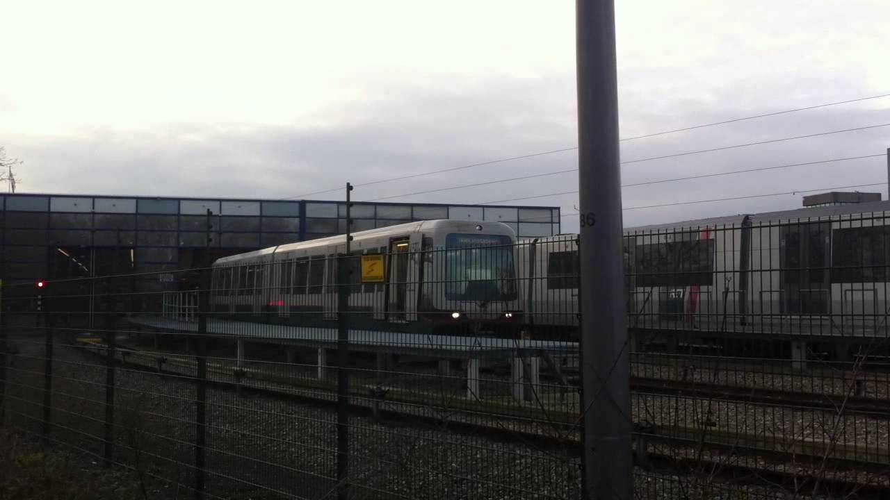 RET Metro Enkel Type 5305 Rijdt uit de remise Waalhaven!