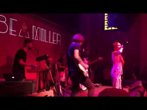 Bea Miller - Like That (live in Anaheim)