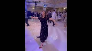 Азербайджанский танец от девушки 😍❤️ ЭТО НУЖНО ВИДЕТЬ 2021