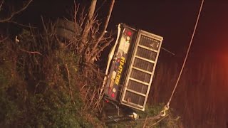 Two-vehicle crash closes part of Hwy 41 N