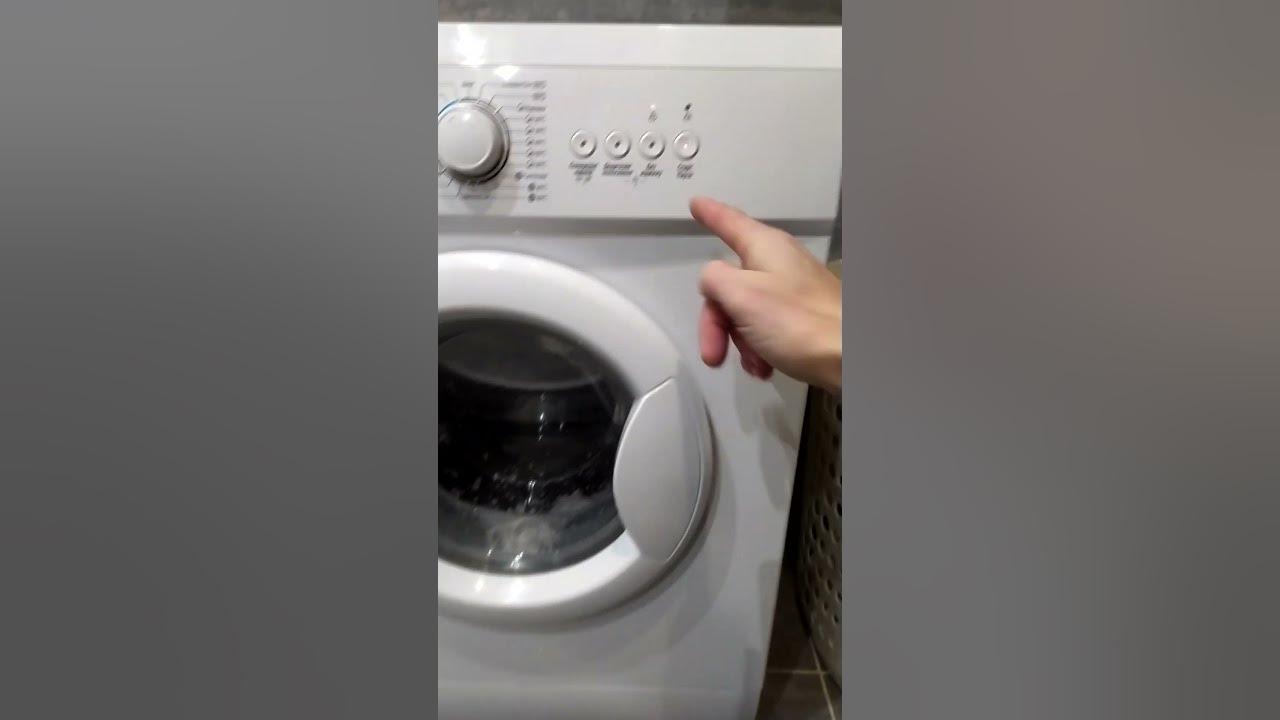 Постирал выключи машинку картинка. Load the washing machine. Стиральная машина самсунг wf702w2bbwq. Стиральная машина которая гладит. Стирка фото.