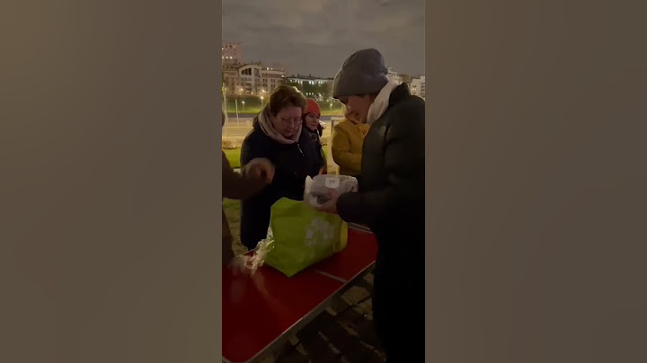 Раздаем белье бездомным людям на Киевском вокзале ❤