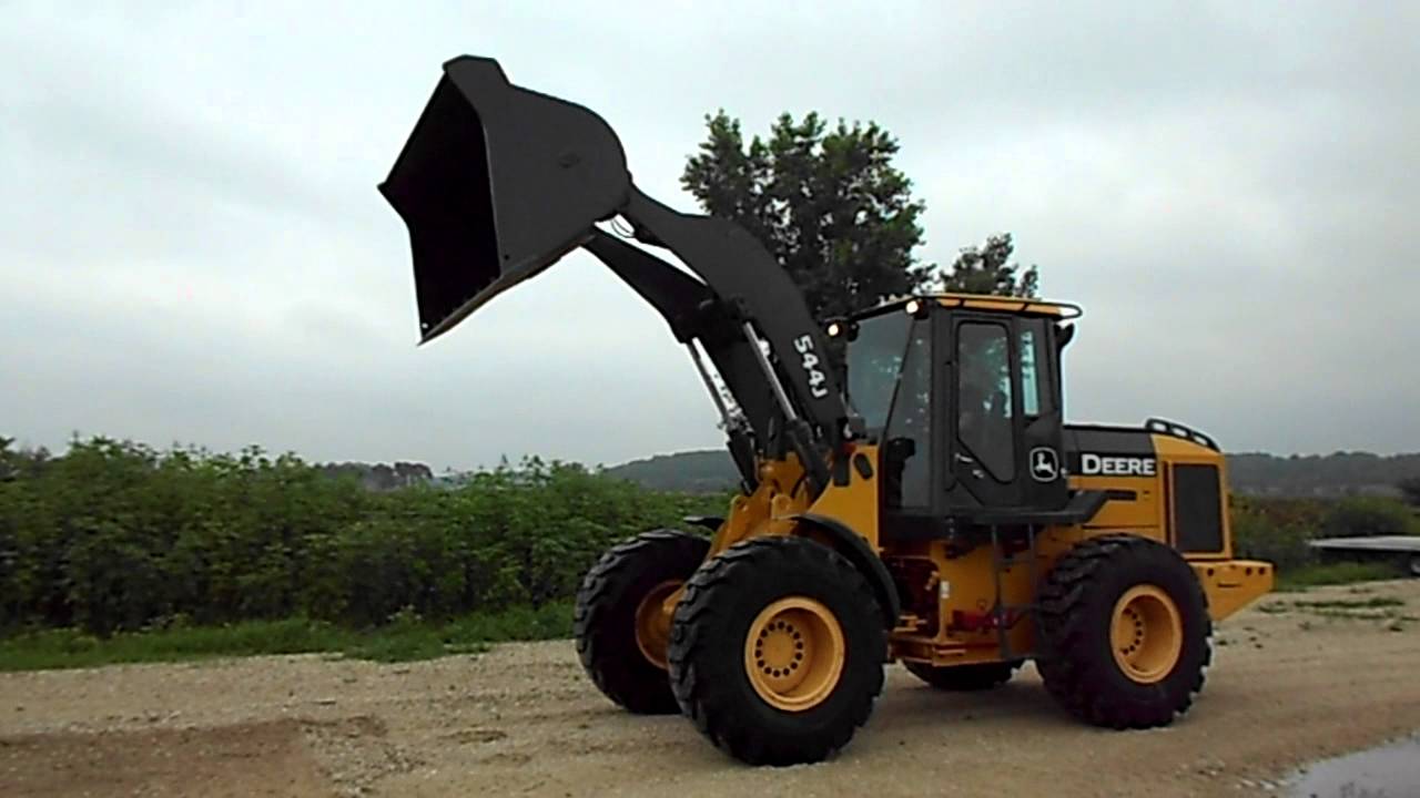tractor tires 2004 John Deere 544-J @ Ferguson Trailer Sales