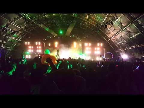 Coachella 2015 Short Clip Of Deorro Performing At Weekend 1 
