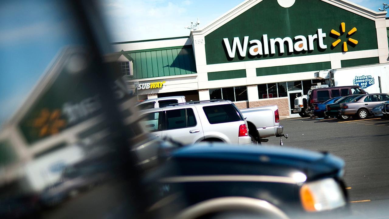 Walmart Posts Second-Quarter Earnings Beat