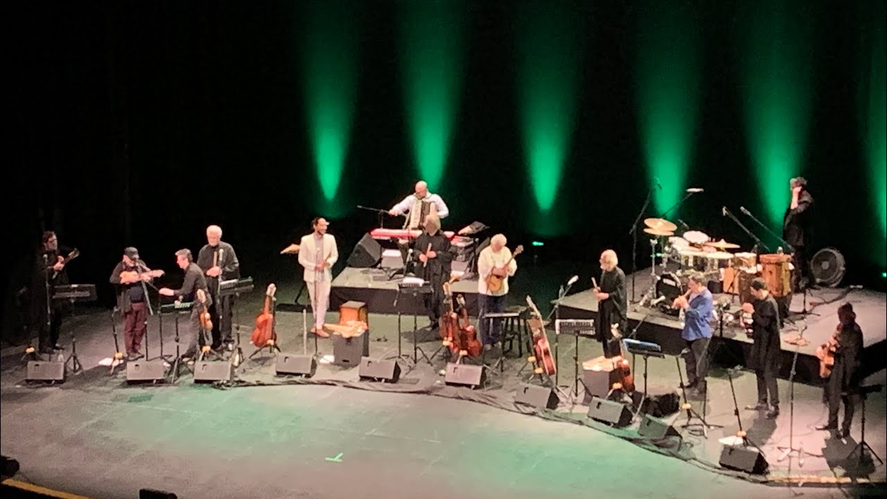 La Muralla y The Wall, versiones fusionadas