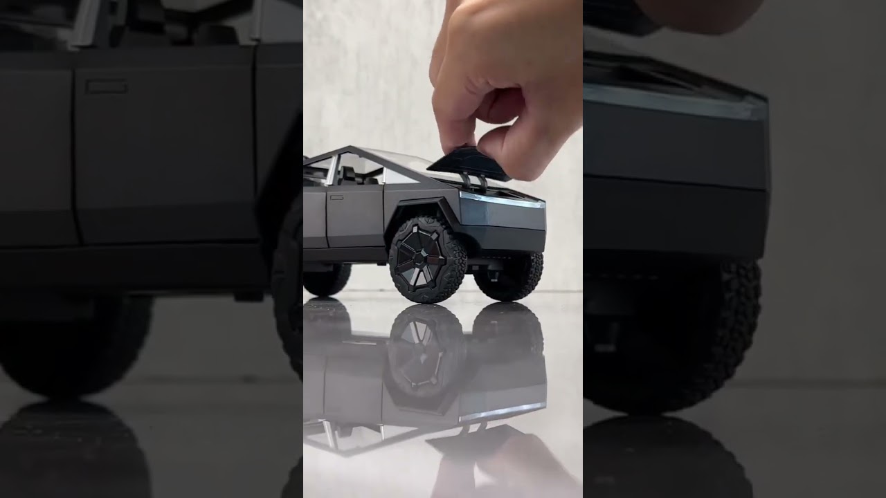 Tesla cyber truck miniature 