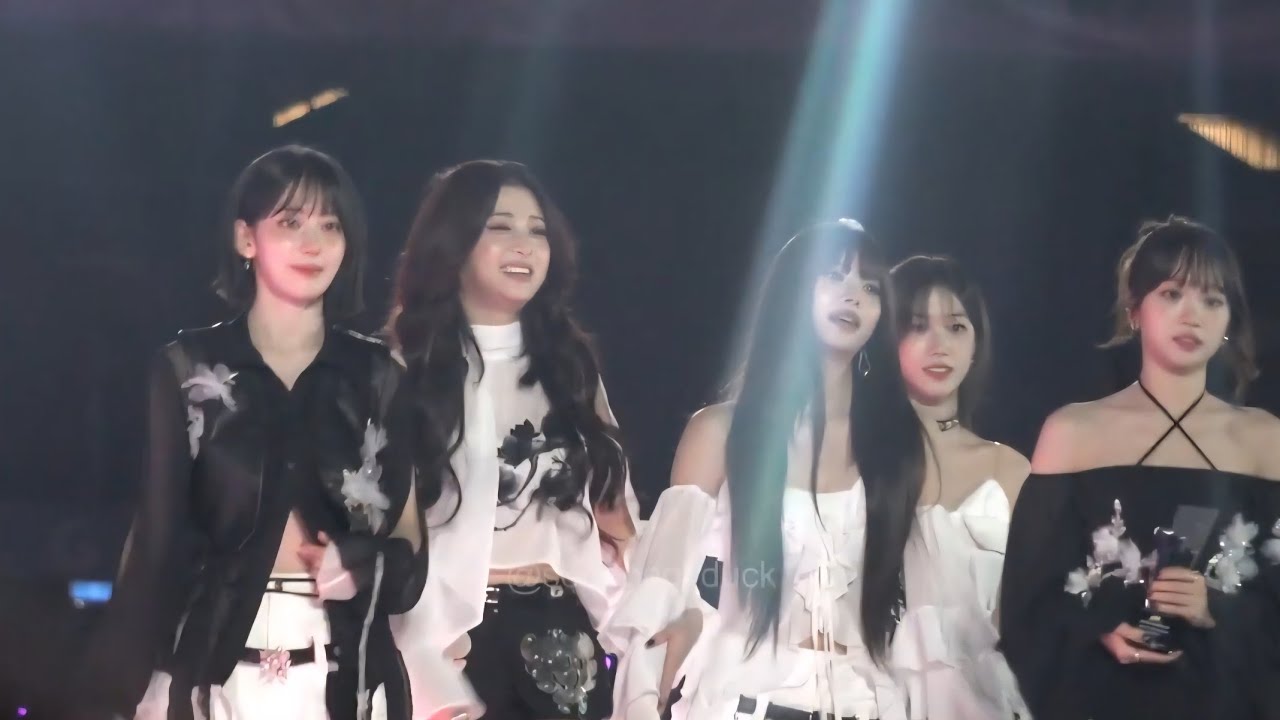 251206 르세라핌 - 올해의 뮤직 아이콘 상 수상소감 @AAA2025