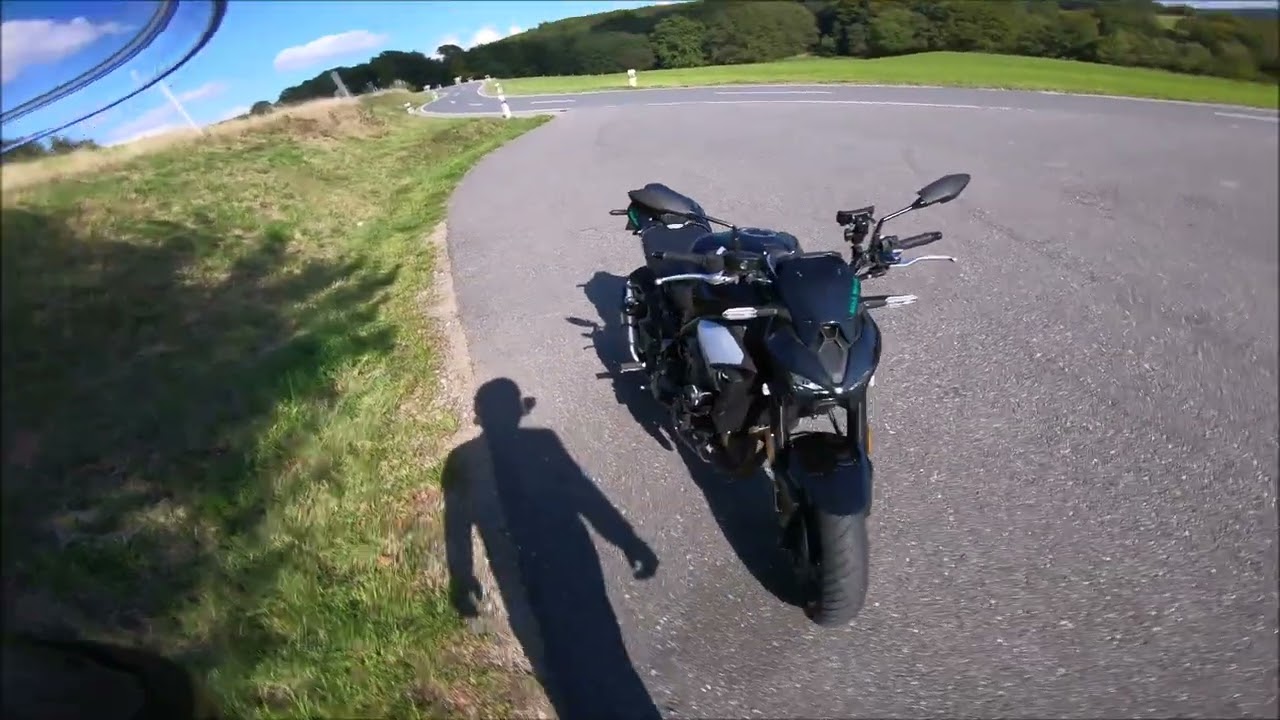 Kawasaki Z900  (2025) mit Shark RCT + Soundcheck vorher nachher & Flyby