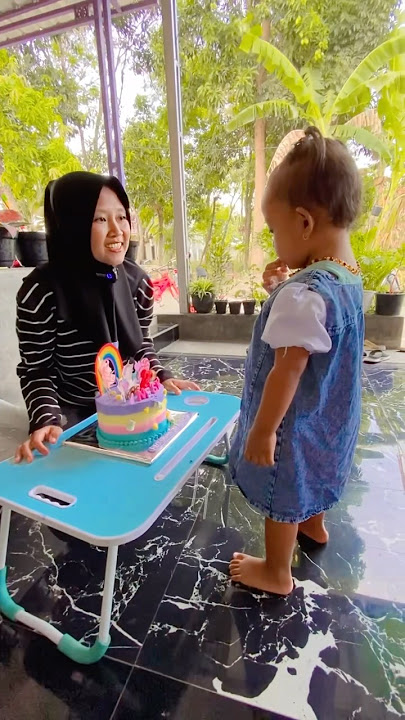 Adek nggak mau tiup lilin ulang tahun#shorts