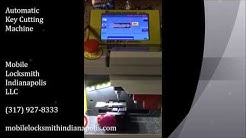 Automatic key cutting machine 