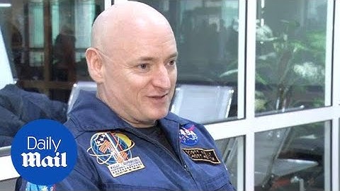 After a year in space, Scott Kelly returns to Earth - Daily Mail