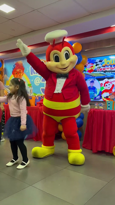 Dancing to the tune of Ting Ting Tang Tang #jollibee #dance #tingting #dancing #fun #shortvideo