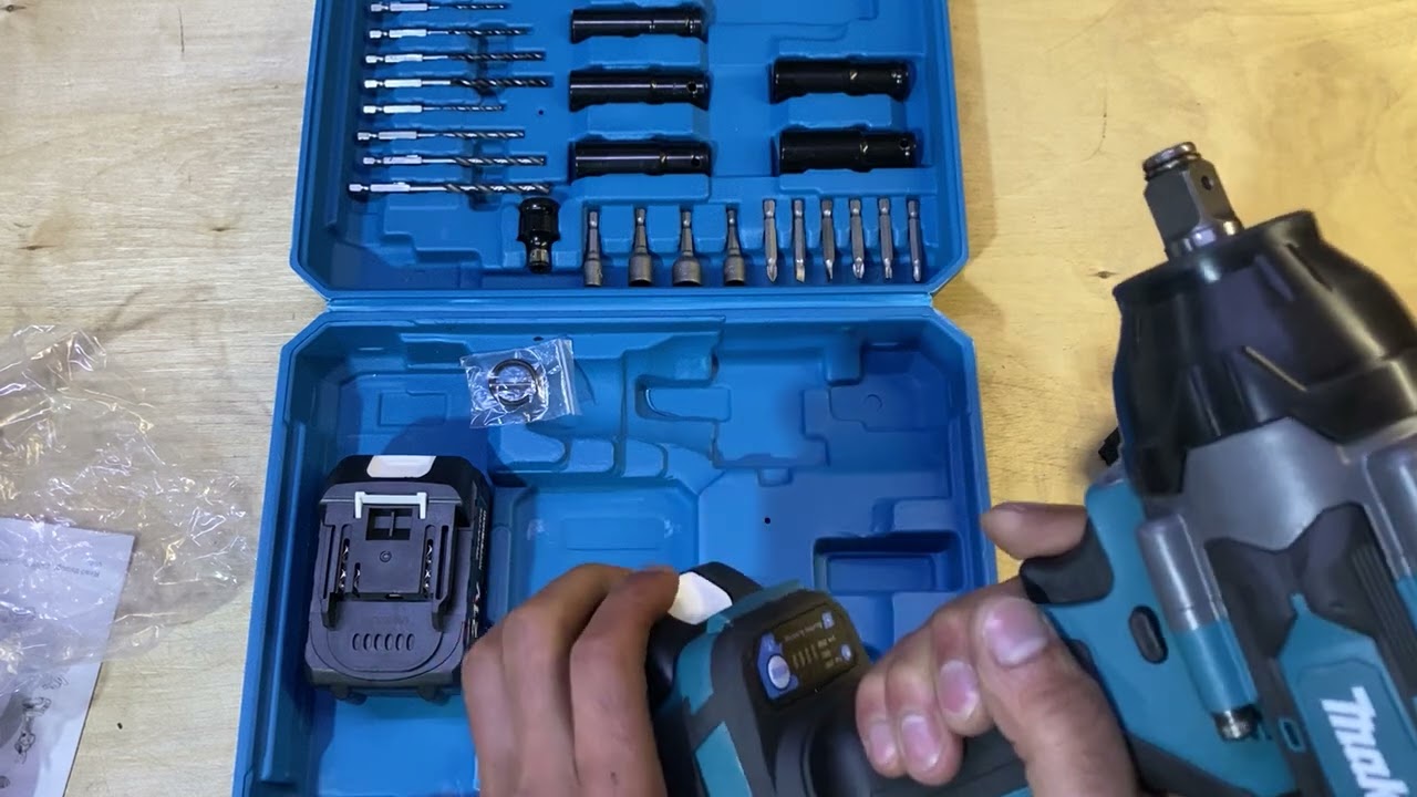 Гайковерт Makita ударный аккумуляторный бесщеточный с набором 