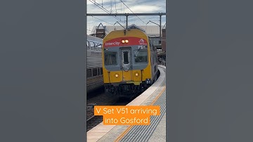 V Set V51 arriving into Gosford Station #sydneytrains #trains #nswtrainlink #shorts