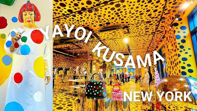 video) Un robot hiperrealist care o infatiseaza pe artista Yayoi Kusama  picteaza vitrinele magazinului Louis Vuitton de pe Fifth Avenue din New  York.