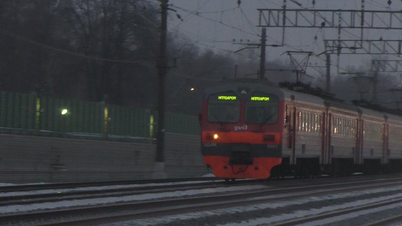 Электрозаводская казанское направление. Электричка Москва ипподром. Новая электричка ипподром. Гагаринская ипподром электричка.