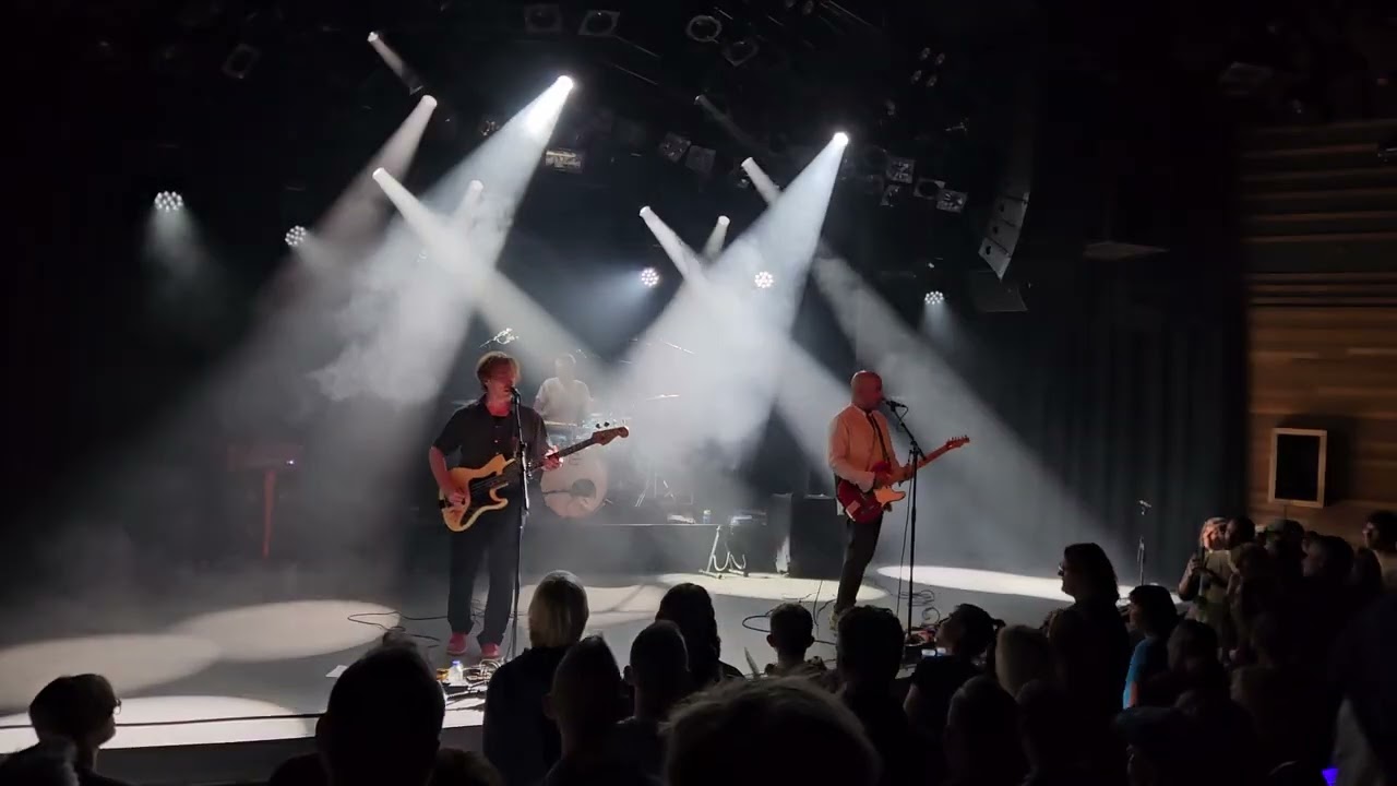 Παρακολούθηση Metal Molly, Live, Orange, Mezz Breda, 2025 στο YouTube Παρακολούθηση Metal Molly, Live, Orange, Mezz Breda, 2025 στο YouTube
