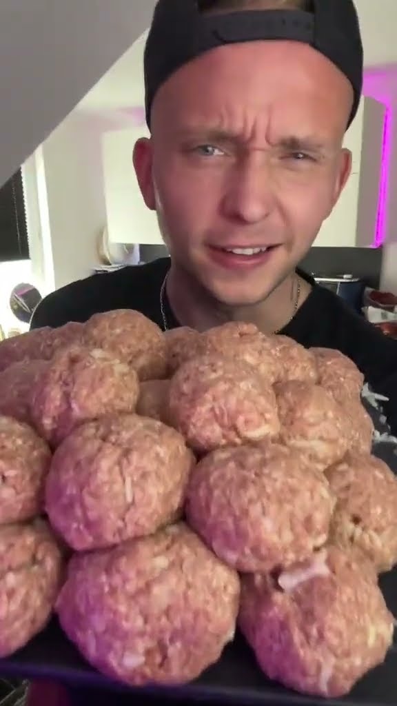 2,5 kg Frikadellen! - YouTube