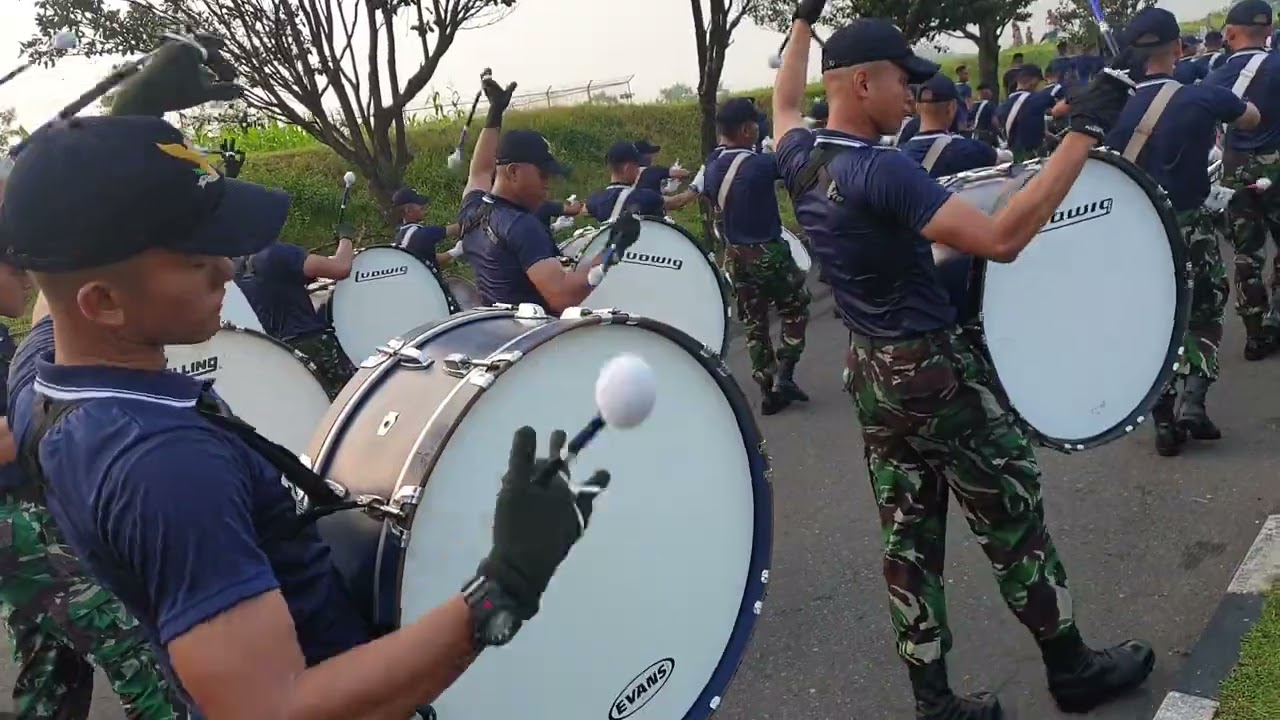 Drumband Taruna Akademi Angkatan Udara #gitadirgantara #tourdecampusaau #karbol #idafa