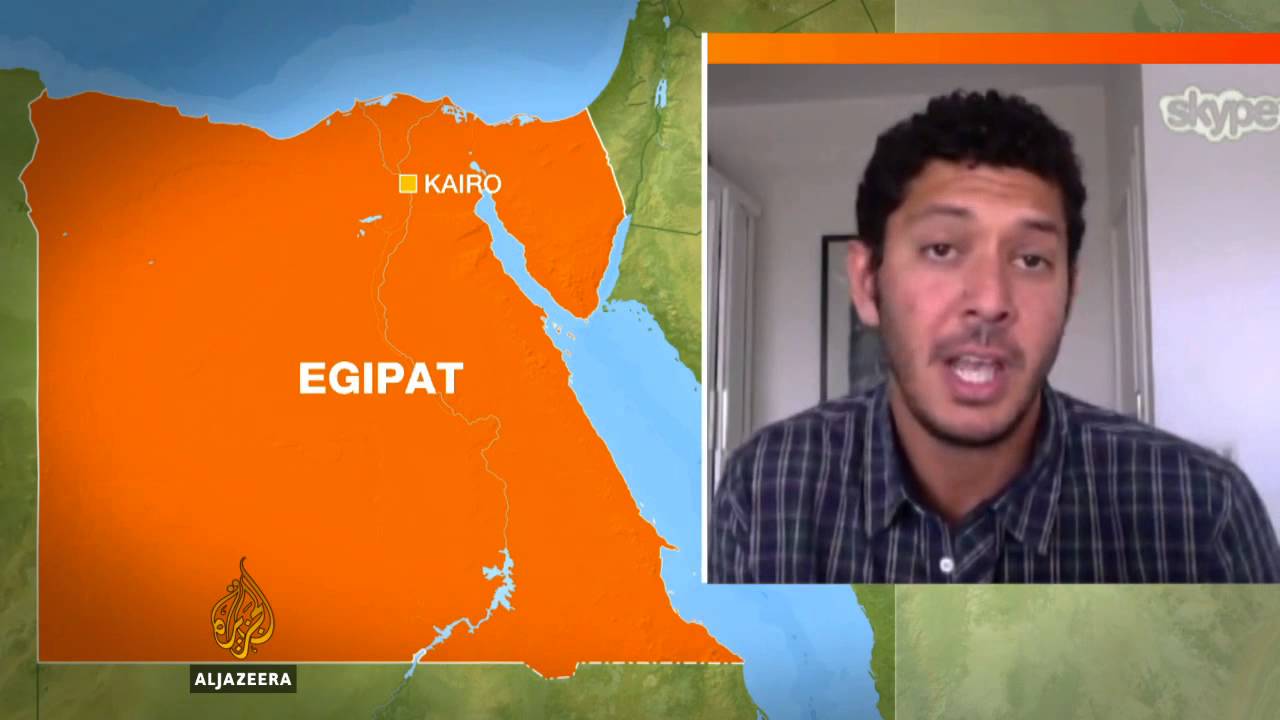 تمديد احتجاز صحفيي قناة الجزيرة في مصر