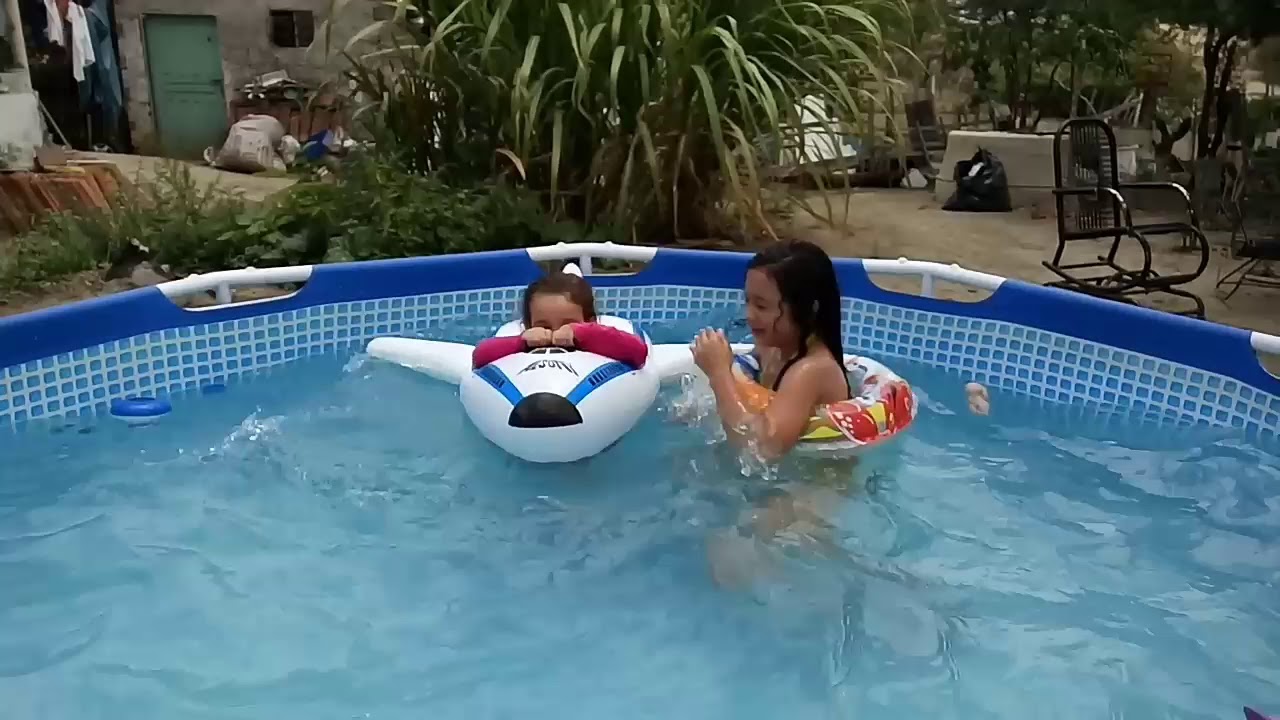 Dia De Diversão Na Piscina Youtube