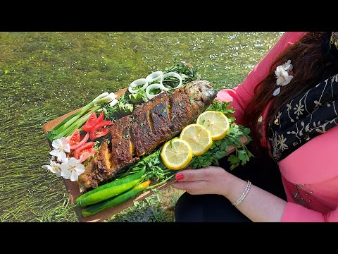 видео: ماهی  سرخ شوده با آرد خوشمزه عالی در طبیعت بهاری به به 😋😋
