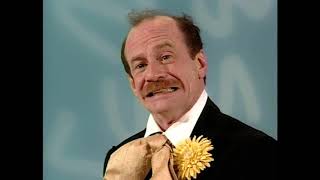 Elmo’s World Singing with Mr. Noodle