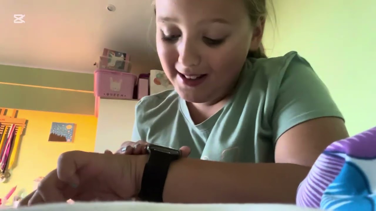 Co jsem dostala od mamky,taťky a babičky k narozeninám 💜💜💜💜🤍🤍🤍🩷🩷🩷🩷🩷