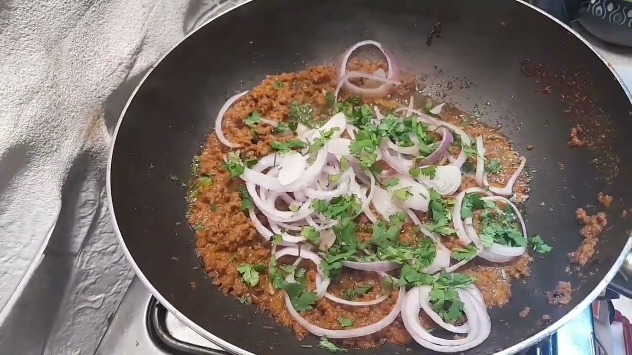 🍛 Kachri Qeema Recipe | Traditional Pakistani Qeema | Easy Desi Food