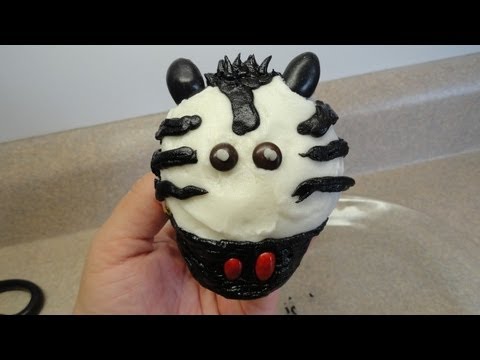 Zebra Face Cupcakes