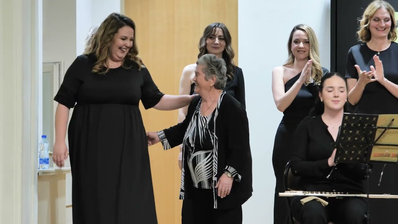 ETNO GRUPA ZLATNIK I BAKA LJUBICA - GUSTA MI MAGLA PADNALA (LIVE, ZEMUNSKA GIMNAZIJA 30.11.2024)