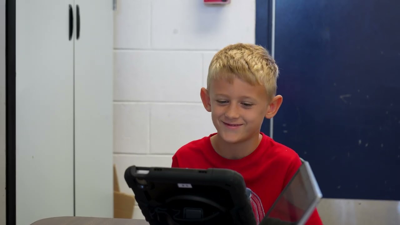 В центре внимания карьера || Школьный психолог Теган Графф!