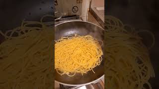 tutorialbrutto degli spaghetti acciughe e pangrattato di lusso