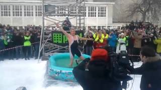 Professor Splash sets Guinness World Record Highest Belly Flop