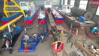 10/8绞吸式挖泥船。1️⃣抽深12米，输送3000米，中间加接力泵站。  2️⃣主机潍柴294千瓦，辅机潍柴106千瓦。3️⃣泵流量800-1200方。船长20米，宽度5.2米，高度1.5米。