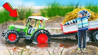 Трактор Bruder застрял в грязи Автокран приехал на помощь Видео про машинки| Toys 2 Boys