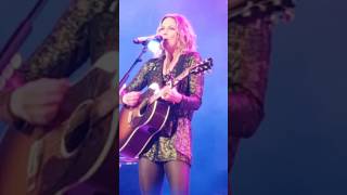 Jennifer Nettles- Baby Girl. Dublin 2017