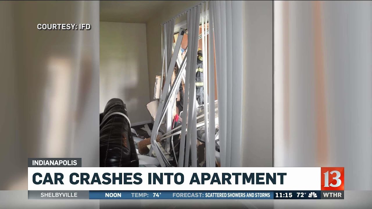 Car crashes into apartment - YouTube
