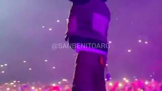 Bad Bunny & Jhay Cortez - No Me Conoces (En Vivo) Movistar Arena 2019